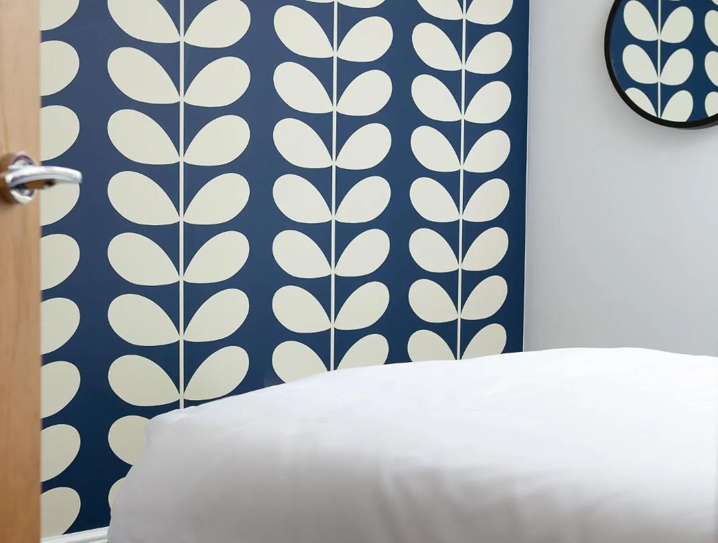 Boutique 2Bdrm Suite On Marina- 203 Kingston upon Hull