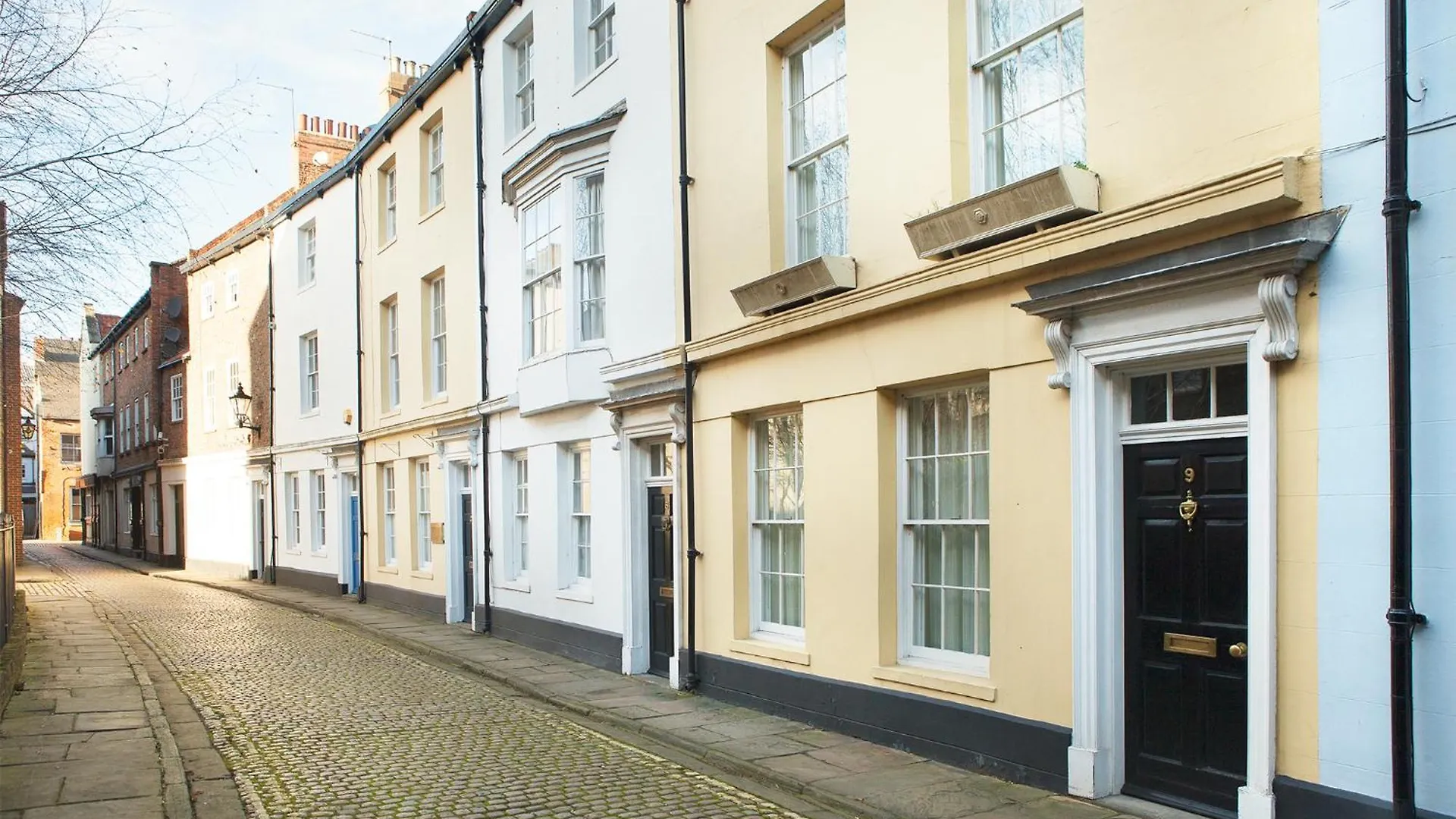 Boutique 2Bdrm Suite On Marina- 203 Kingston upon Hull